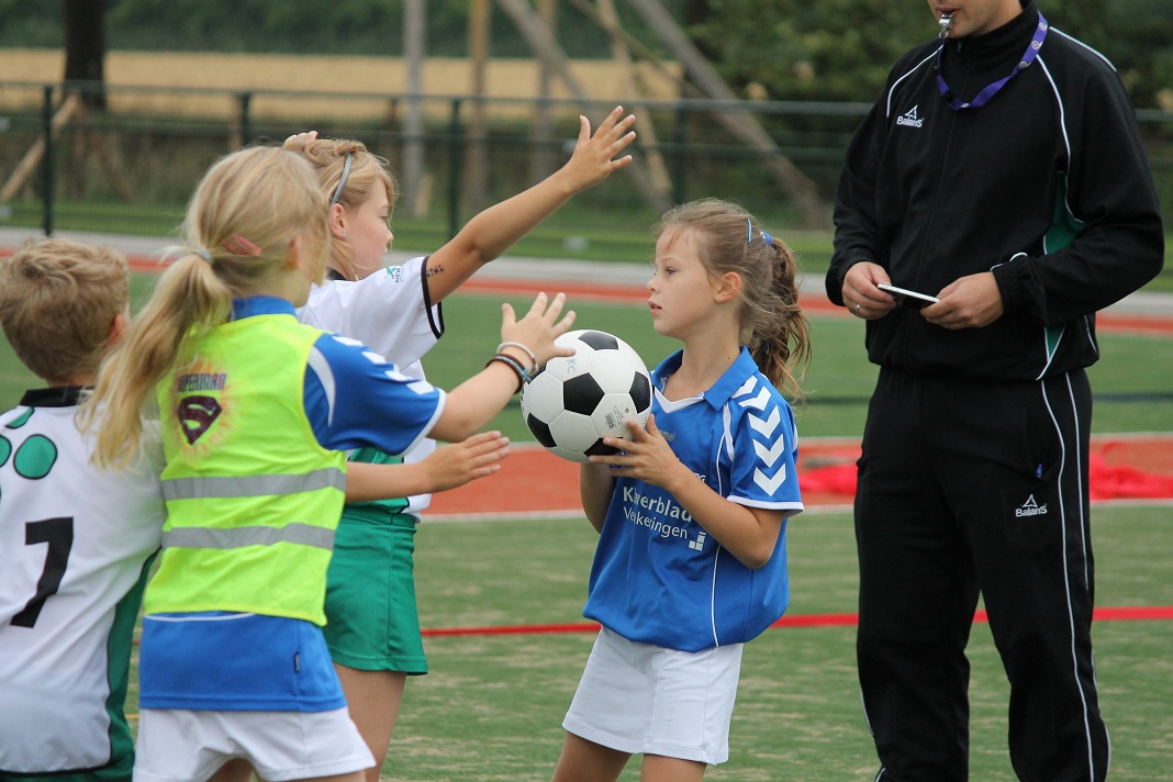 Oefenwedstrijd E2 Almkerk 049.JPG